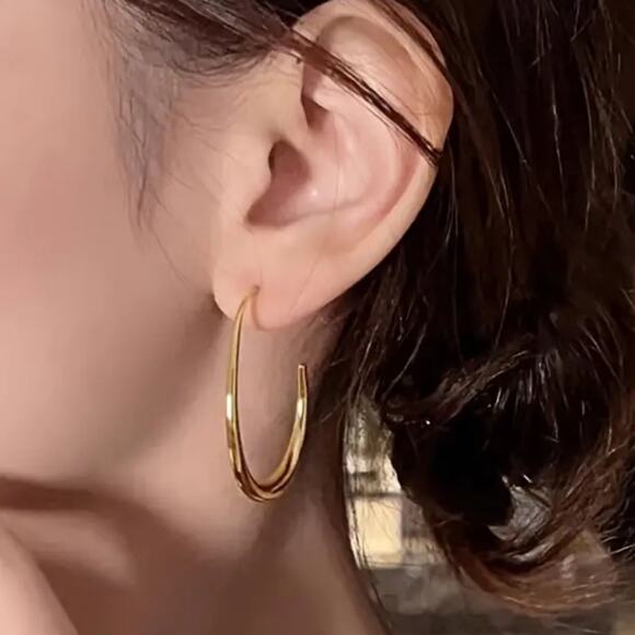 Gold Oval hoop earrings - Picture 2 of 2